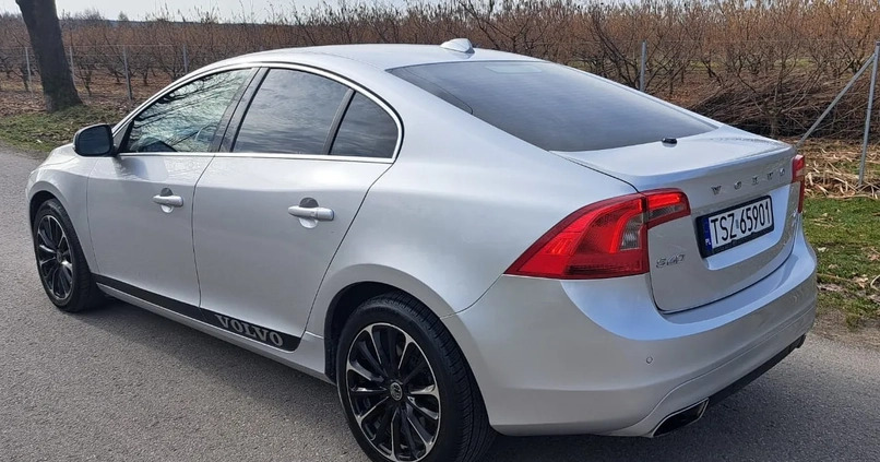 Volvo S60 cena 86000 przebieg: 150000, rok produkcji 2015 z Staszów małe 191